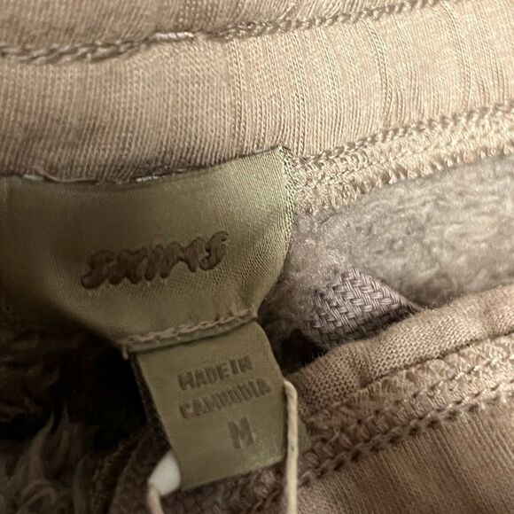 NWT SKIMS desert tan teddy fuzzy high rise straight leg track pants medium - Picture 7 of 8